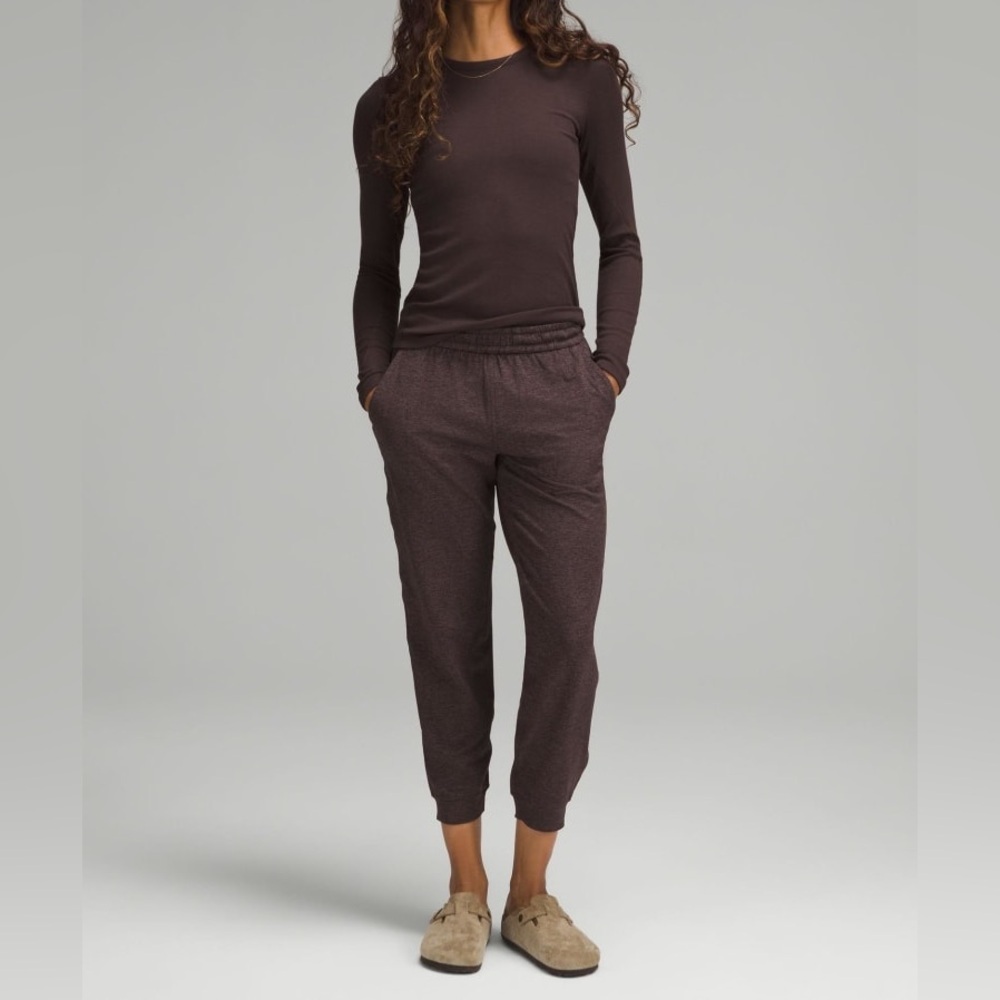 Lululemon Soft Jersey Classic-Fit Mid-Rise Jogger - Size 10 - Picture 2 of 9